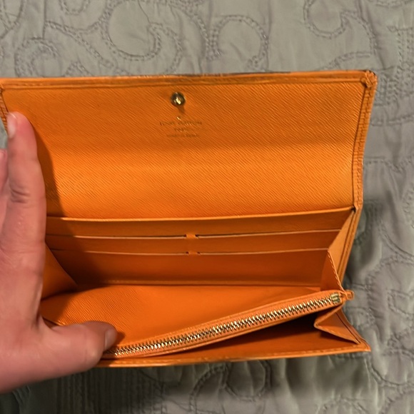 Louis Vuitton Ultra Rare Orange Epi Leather Long Foldover Snap Wallet - Picture 7 of 12